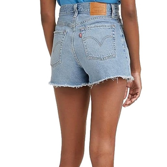 Levi’s Ribcage Shorts - Picture 3 of 10